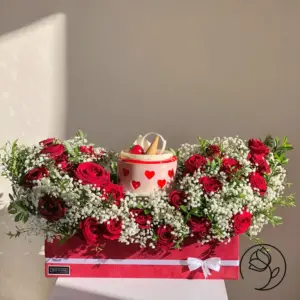 باکس گل و کیک تولد